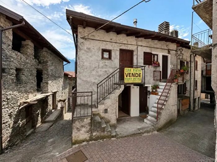 Casa trilocale in vendita in Via Valle, Cino