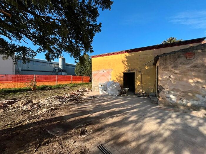 Casa trilocale in vendita in Via Villanova Maiardina, San Giorgio Bigarello