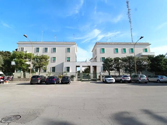 Appartamento trilocale in vendita in Viale Duca degli Abruzzi, Brindisi