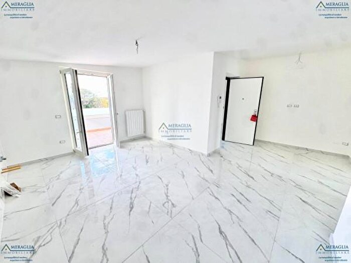 Appartamento trilocale in vendita in Via Madre Teresa di Calcutta, Parete