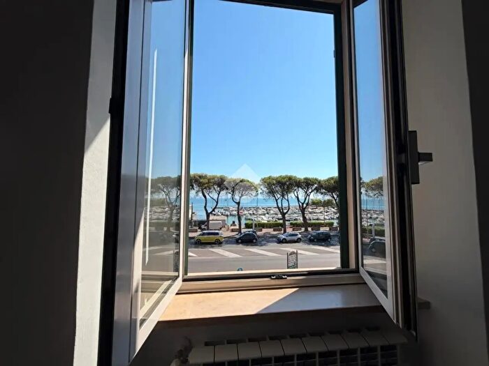 Appartamento trilocale in affitto in Vicolo S Luigi, Gaeta