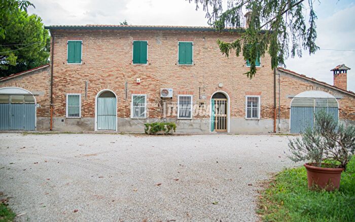 Appartamento con 6 locali in vendita in Via Crociarone, Cervia