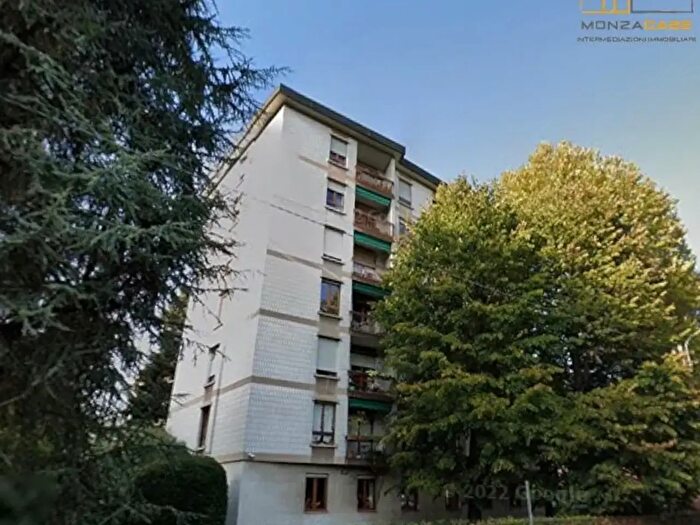 Appartamento quadrilocale in vendita in Via Toti, Monza