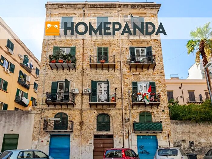 Appartamento quadrilocale in vendita in Via Benedetto Gravina, Palermo