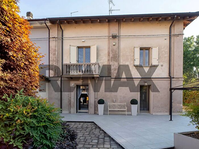 Casa con 5 locali in vendita in Colorno