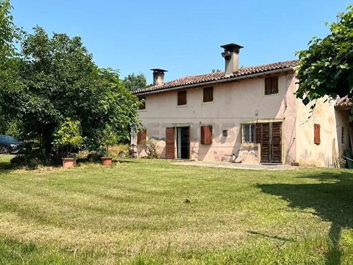 Casa con 11 locali in vendita in Via Casette, Val Liona