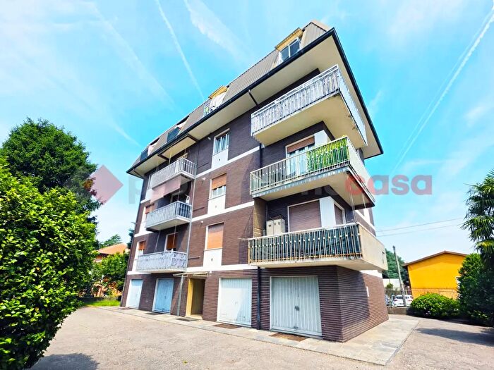Appartamento trilocale in vendita in Via Giacomo Leopardi, Cadorago