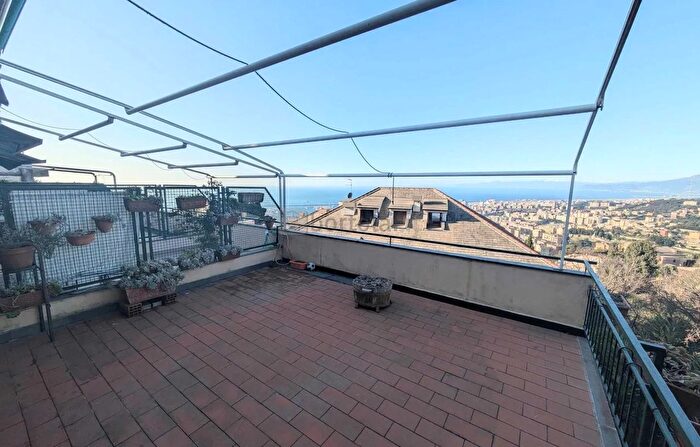 Appartamento con 7 locali in vendita in Righi Funicolare, Genova