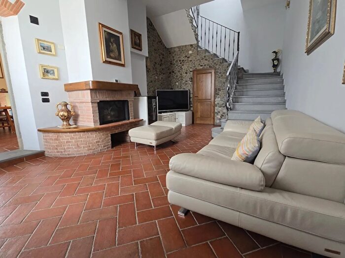 Appartamento con 6 locali in vendita in Via di Ramini, Pistoia