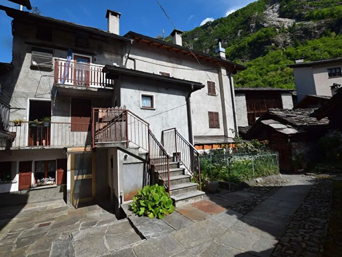 Casa con 5 locali in vendita in Via Dante, Villa Di Chiavenna
