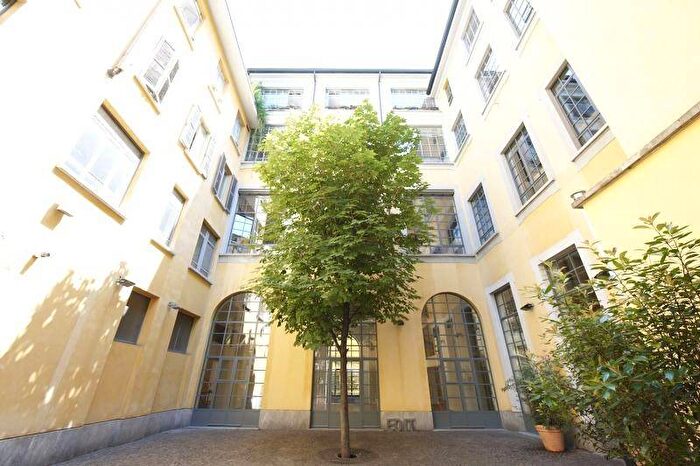 Appartamento trilocale in affitto in Via Pietro Maroncelli, Garibaldi Corso Como, Milano