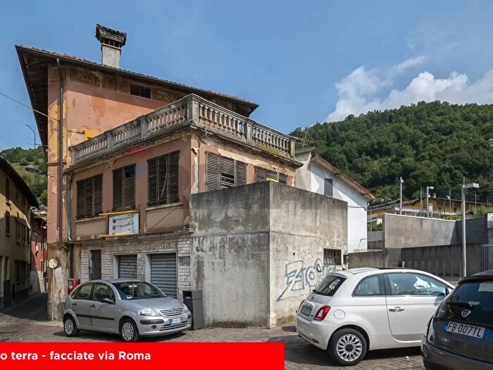 Casa con 6 locali in vendita in Via Roma, Lumezzane