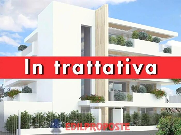 Appartamento trilocale in vendita in Via S Carlo, Limbiate