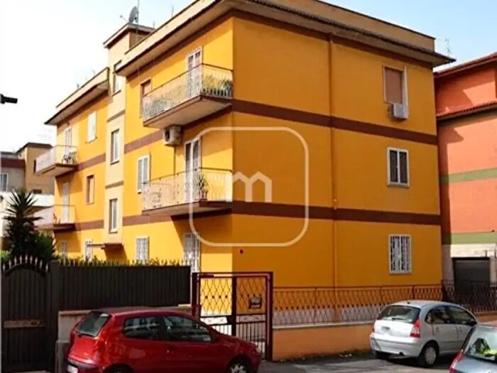 Appartamento trilocale in vendita in Via Enrico dellAcqua, Roma