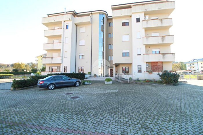 Appartamento trilocale in vendita in Via Nicola Misasi, Montalto Uffugo