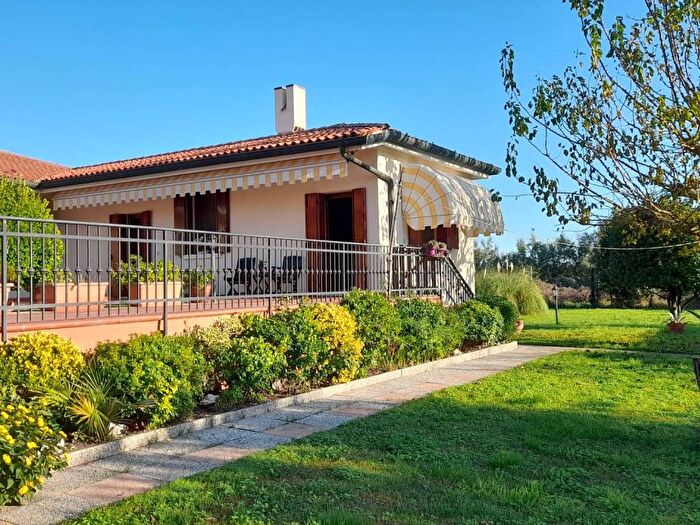 Appartamento quadrilocale in affitto in Le Vignole SantErasmo, Venezia