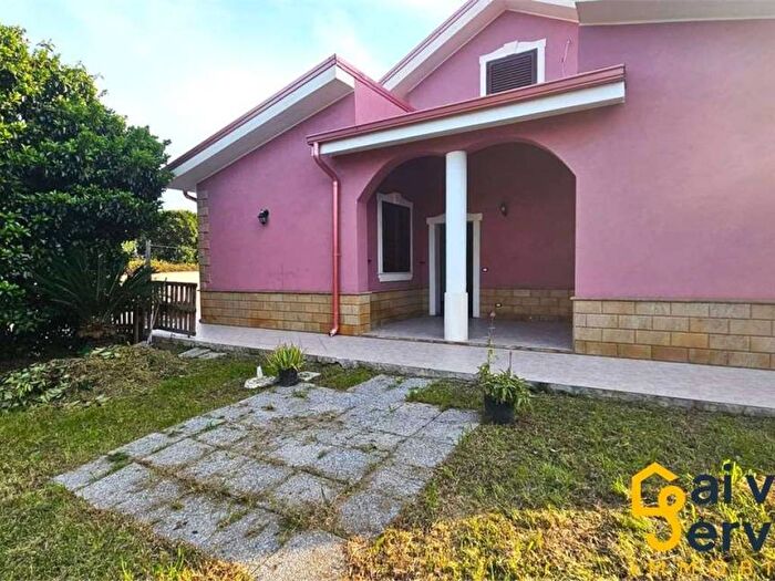 Appartamento trilocale in affitto in Gelone Cadorna, Siracusa