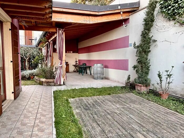 Casa con 5 locali in affitto in Via Mangano, Sona