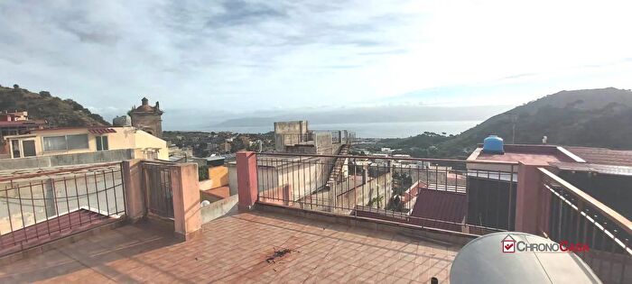 Casa quadrilocale in vendita in Messina