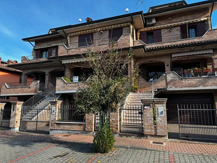 Casa con 8 locali in vendita in Via Trento E Trieste Formigine, Formigine