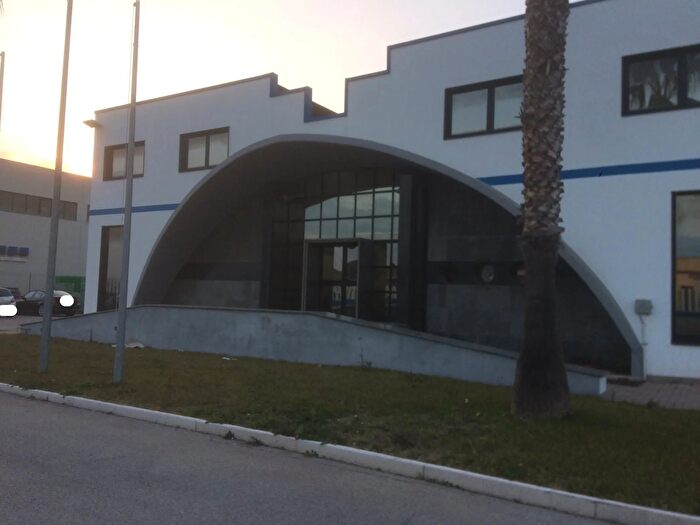 Casa con 20 locali in vendita in Zona Industriale Termoli Termoli Campobasso, Termoli