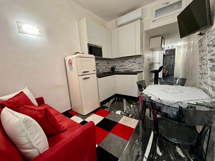 Appartamento bilocale in affitto in Via Iacopo Nardi, Mazzini Oberdan, Firenze