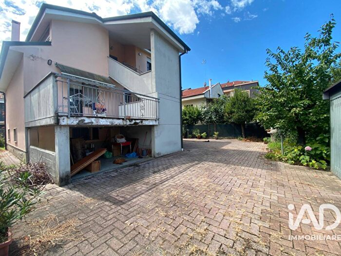 Casa con 7 locali in vendita in Via Boccaccio, Settimo Torinese