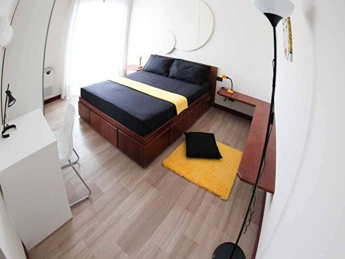 Appartamento con 6 locali in affitto in Via Angelo de Vincenti, San Siro, Milano
