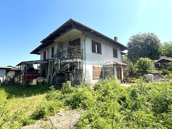 Case in Vendita e in Affitto - 2