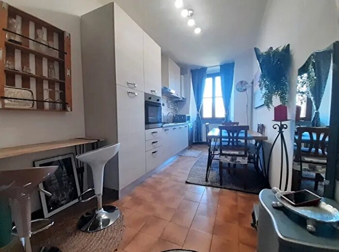 Appartamento bilocale in vendita in Via Monte Grappa Malnate Va Italia, Malnate