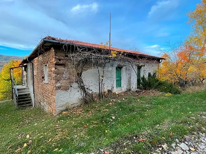 Casa quadrilocale in vendita in Pessola Casa Gasparone, Varsi