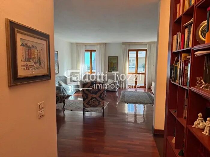 Appartamento con 6 locali in vendita in Via Giotto, Grosseto