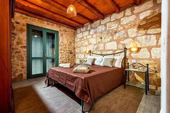 Casa con 10 locali in vendita in Contrada Fraginesi Castellammare del Golfo, Castellammare Del Golfo