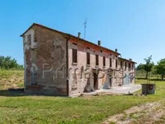 Casa con 10 locali in vendita in Via Porto, Rolo