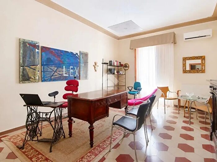 Appartamento con 6 locali in vendita in Via Sant'Antonio, Pisa