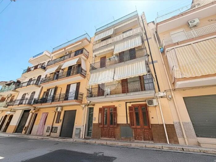 Appartamento trilocale in vendita in Via E Setti Carraro, Bagheria