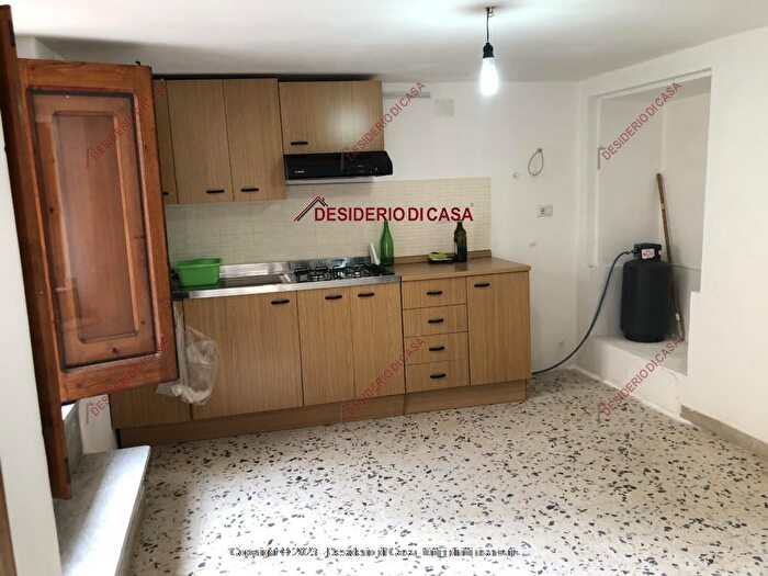 Appartamento trilocale in vendita in Via Libertà Finale Pa Italia, Pollina