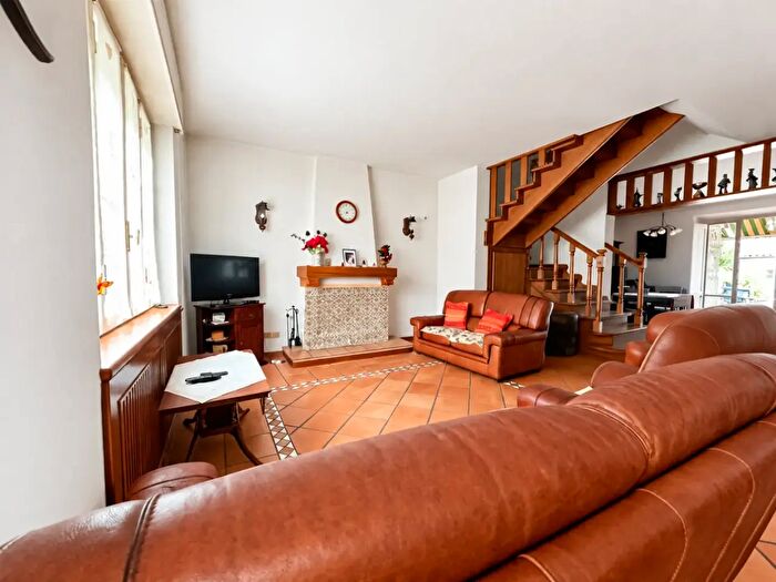 Casa con 8 locali in vendita in On Giovanni Minzoni, Viareggio