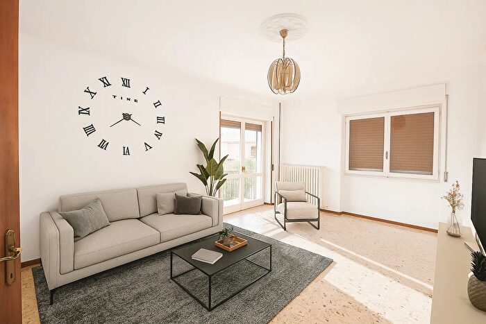 Appartamento con 6 locali in vendita in Borgomanero