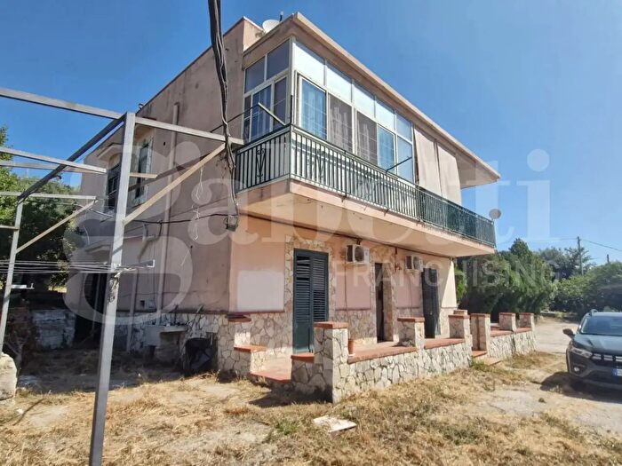 Casa con 5 locali in vendita in Via P F Quattro, Monreale