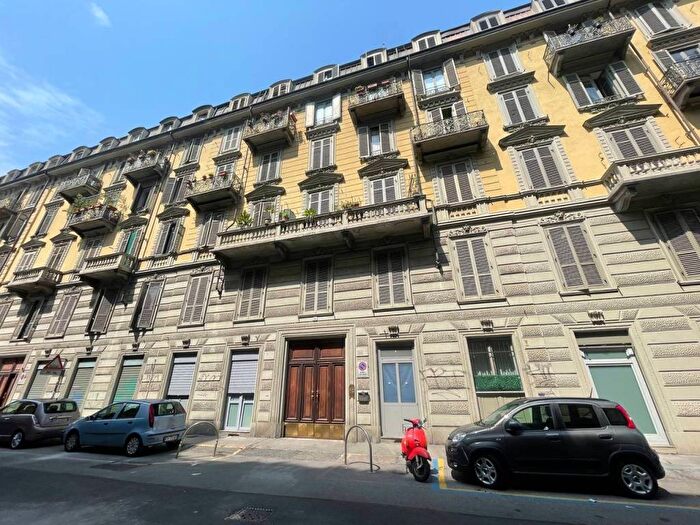 Appartamento trilocale in affitto in Via Principe Tommaso, San Salvario Dante, Torino