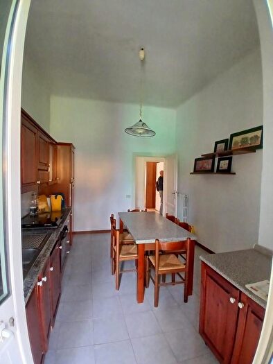 Appartamento con 5 locali in affitto in Pisa