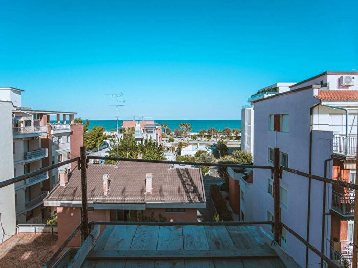 Appartamento quadrilocale in affitto in Via Fabio Filzi, Civitanova Sud, Civitanova Marche