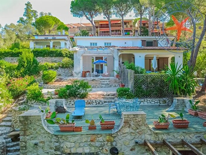 Casa quadrilocale in vendita in Via Segagnana, Campo Nell'Elba