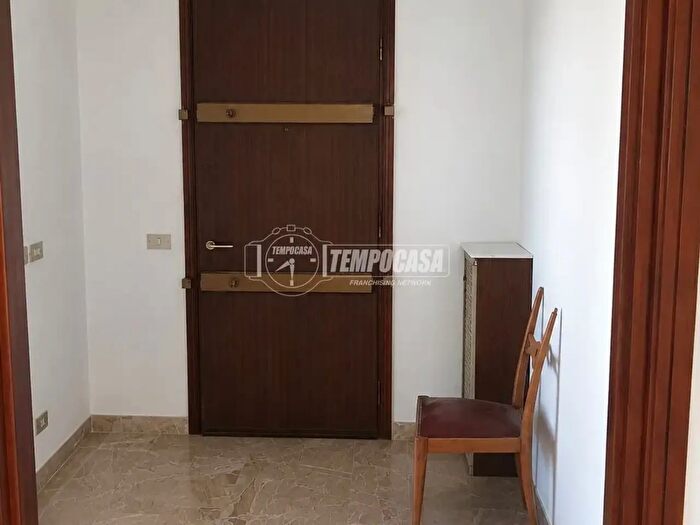 Appartamento quadrilocale in vendita in Via Valsugana, Monza