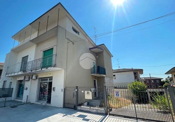 Appartamento quadrilocale in vendita in Via Francesco Franchi, Castegnato