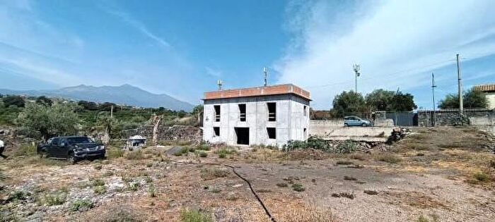 Casa con 6 locali in vendita in Via Grotticelle SNC, Acireale