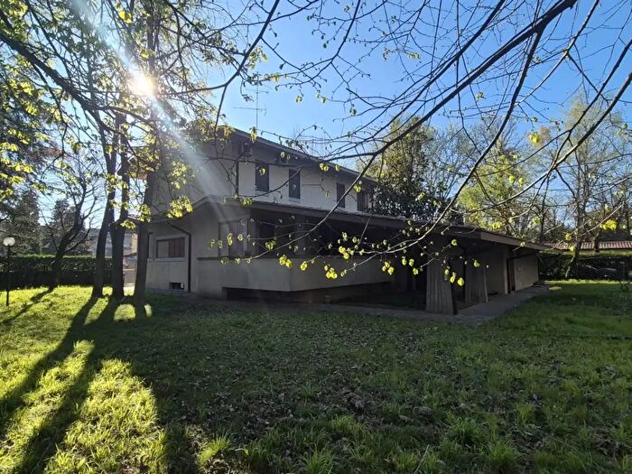 Casa con 15 locali in affitto in Via Vigna Verde, Modena