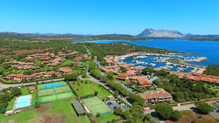 Appartamento trilocale in vendita in Strada, San Teodoro