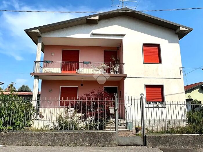Casa trilocale in vendita in Via Sabotino, Adro